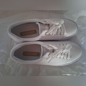 Nine West Women's White Sneakers Size 7 Pre-owned